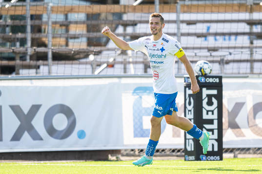 Värnamos Oscar Johansson jublar