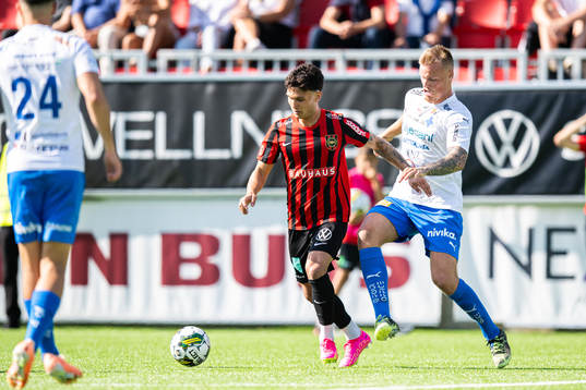 Brommapojkarnas Liam Jordan och Värnamos Victor Eriksson