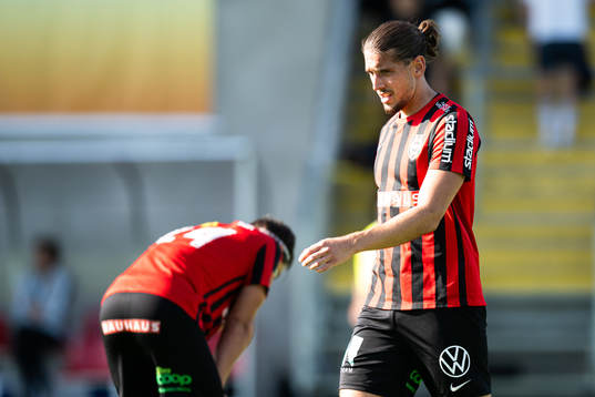 Brommapojkarnas Nikola Vasic deppar