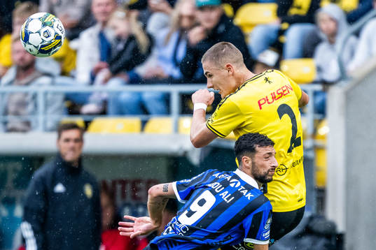 Sirius Wessam Abou Ali och Elfsborgs Gustaf Lagerbielke