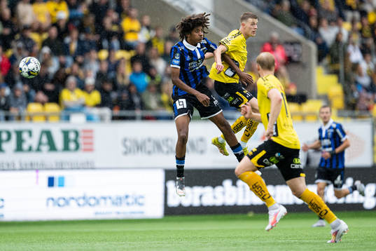 Sirius Malcolm Jeng och Elfsborgs Alexander Bernhardsson