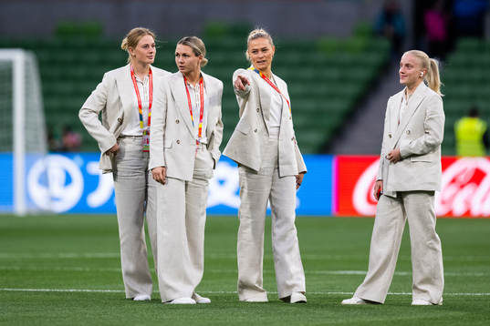 Goalkeeper Tove Enblom, goalkeeper Jennifer Falk, Fridolina