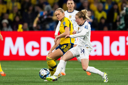 Fridolina Rolfö of Sweden and Emily Sonnett of USA