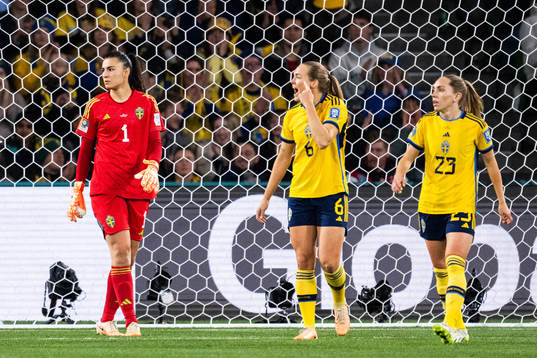 Goalkeeper Zecira Musovic, Magdalena Eriksson and Elin