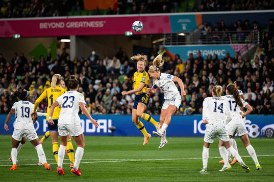 Magdalena Eriksson of Sweden Lindsey Horan of USA