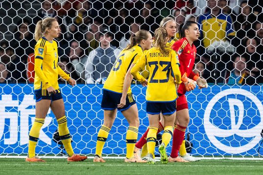 Nathalie Björn, Magdalena Eriksson, Amanda Ilestedt and