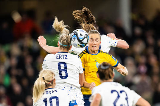 Julie Ertz of USA and Magdalena Eriksson of Sweden