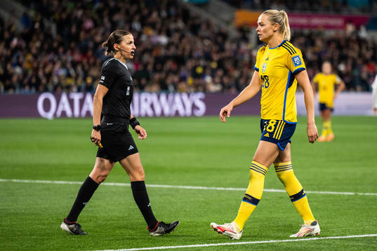 Referee Stephanie Frappart and Fridolina Rolfö of Sweden