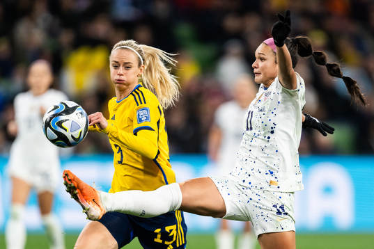 Amanda Ilestedt of Sweden and Sophia Smith of USA