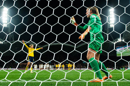 Lina Hurtig of Sweden and goalkeeper Alyssa Naeher of USA