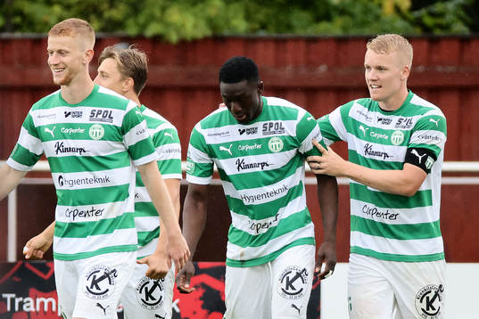 Västerås SKs Ibrahim Yalatif Diabaté jublar med
