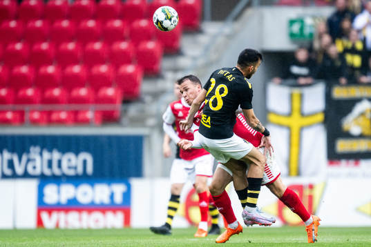 Kalmars Simon Skrabb och AIKs Ioannis Pittas