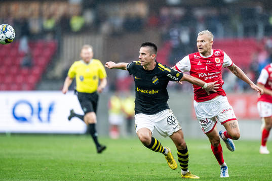 AIKs Dino Besirovic och Kalmars Rasmus Sjöstedt