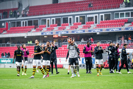 AIKs spelare tackar publiken
