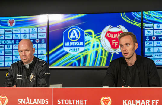 AIKs tränare Henning Berg och Kalmars tränare Henrik
