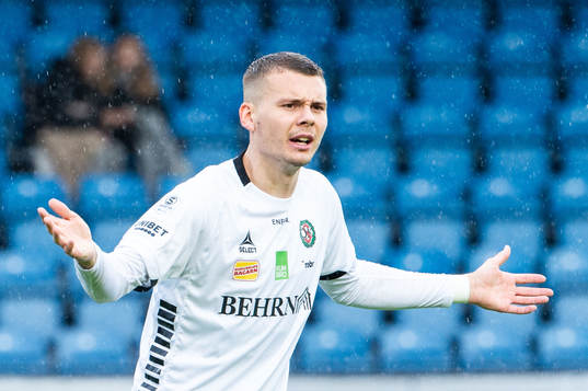 Örebros Jake Larsson deppar