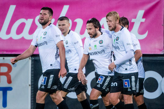 Örebros Kevin Walker jublar