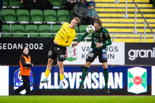 Mjällbys Max Fenger och Varbergs Joakim Lindner