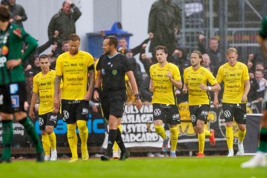 Mjällbys spelare jublar
