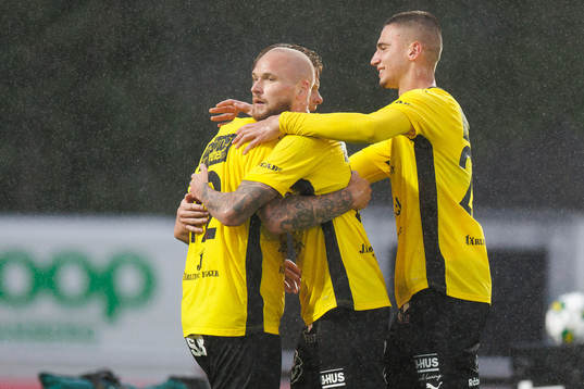 Mjällbys David Löfquist jublar