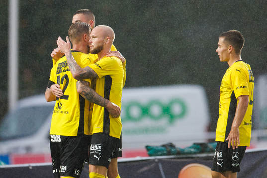 Mjällbys David Löfquist jublar