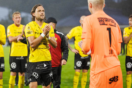 Mjällbys Tom Pettersson jublar