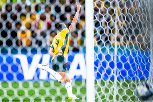 Caitlin Foord of Australia celebrate