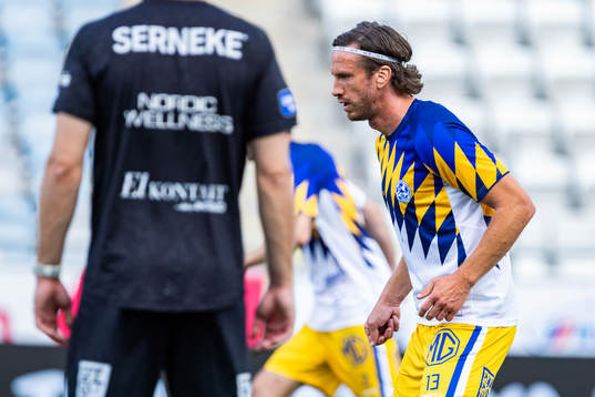 IFK Göteborgs Gustav Svensson på uppvärmningen