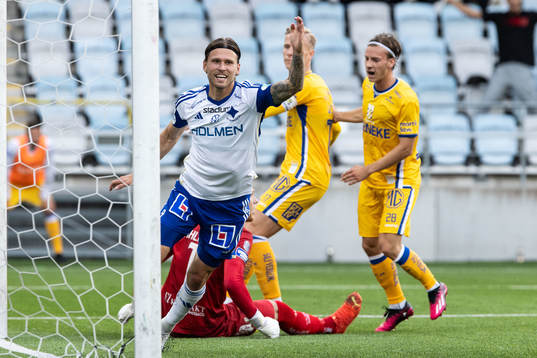 IFK Norrköpings Arnor Traustason jublar