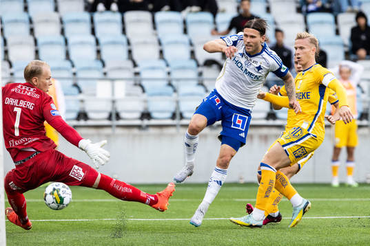 IFK Norrköpings Arnor Traustason gör 1-0 bakom IFK