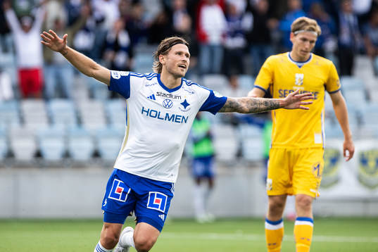 IFK Norrköpings Arnor Traustason jublar