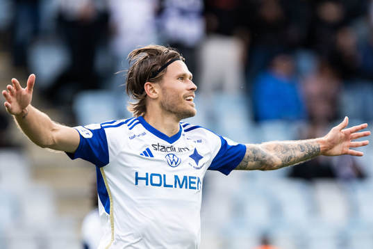 IFK Norrköpings Arnor Traustason jublar