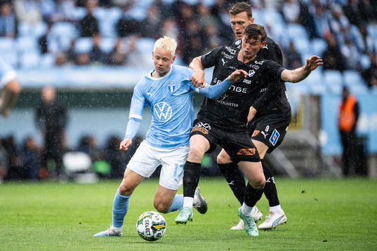 Malmö FFs Otto Rosengren och Halmstads Jonathan Svedberg