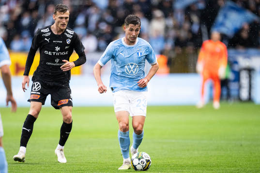 Halmstads Viktor Granath och Malmö FFs Lasse Berg Johnsen
