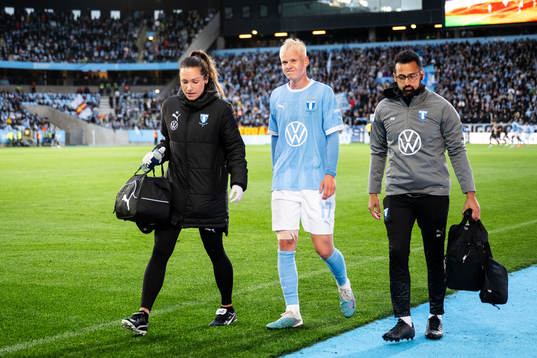 Malmö FFs Otto Rosengren har ont