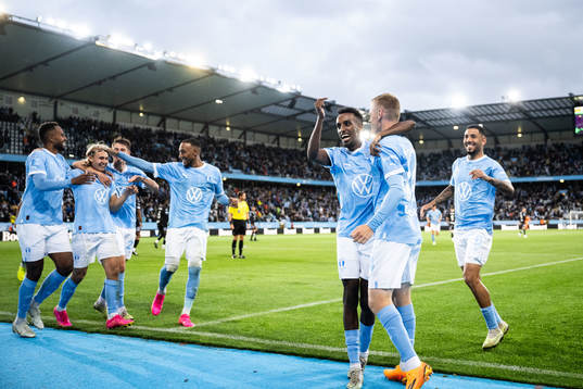 Malmö FFs Taha Ali och Sebastian Jörgensen  jublar
