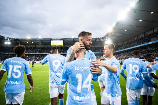 Malmö FFs Sebastian Jörgensen jublar med Pontus Jansson