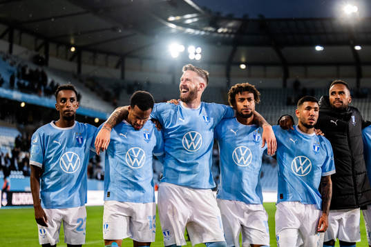 Malmö FFs Pontus Jansson (m) jublar