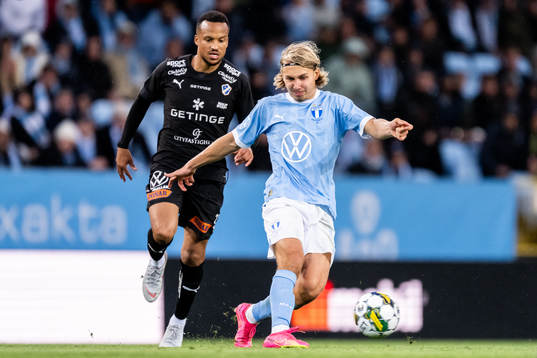 Malmö FFs Sebastian Nanasi och Halmstads Marcus Olsson