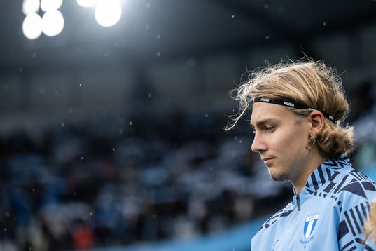 Malmö FFs Sebastian Nanasi gör entré