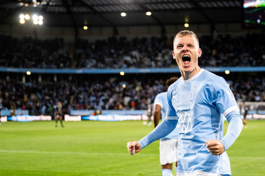 Malmö FFs Sebastian Jörgensen jublar