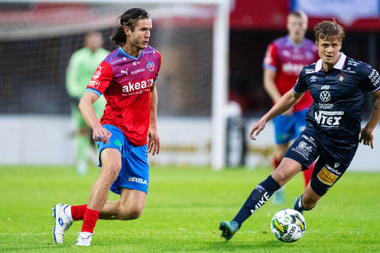 Helsingborgs Wilhelm Loeper och  Örgrytes Kevin Holmén