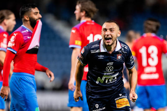 Örgrytes William Svensson jublar