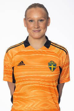 Moa Esentals