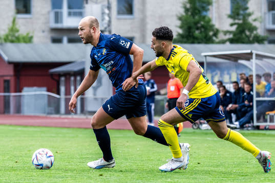 Eskilsminne IFs Christian Ljungberg och Ängelholms Oussama