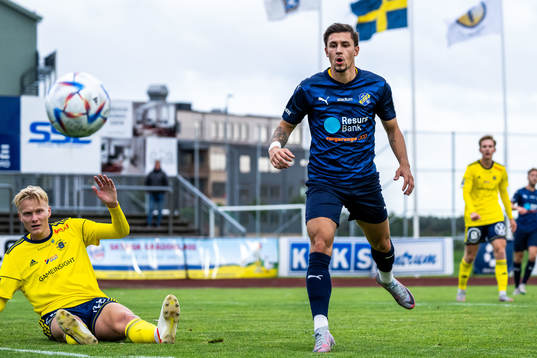 Ängelholms Filip Örnblom och Eskilsminne IFs André