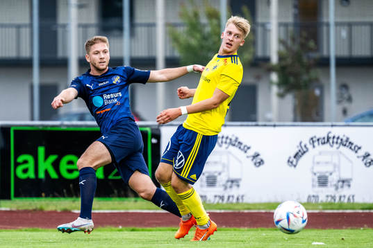 Eskilsminne IFs Danijal Omanovic och Ängelholms Johan