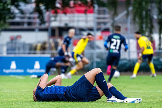Eskilsminne IFs Christian Ljungberg har ont