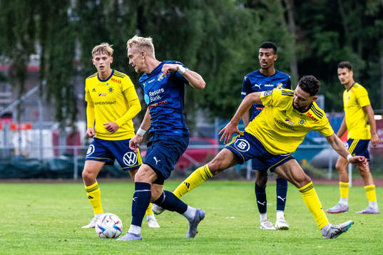 Eskilsminne IFs Robin Wendin Thomasson och Ängelholms