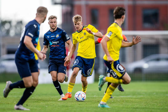 Eskilsminne IFs Oliver Åkerman och Ängelholms Johan
